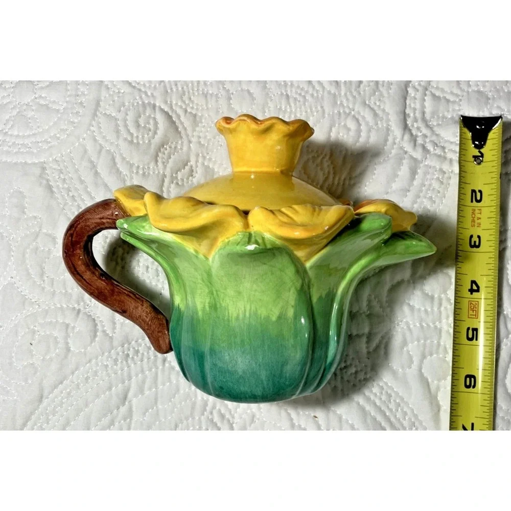 The Unbranded Brand whimsical daffodil